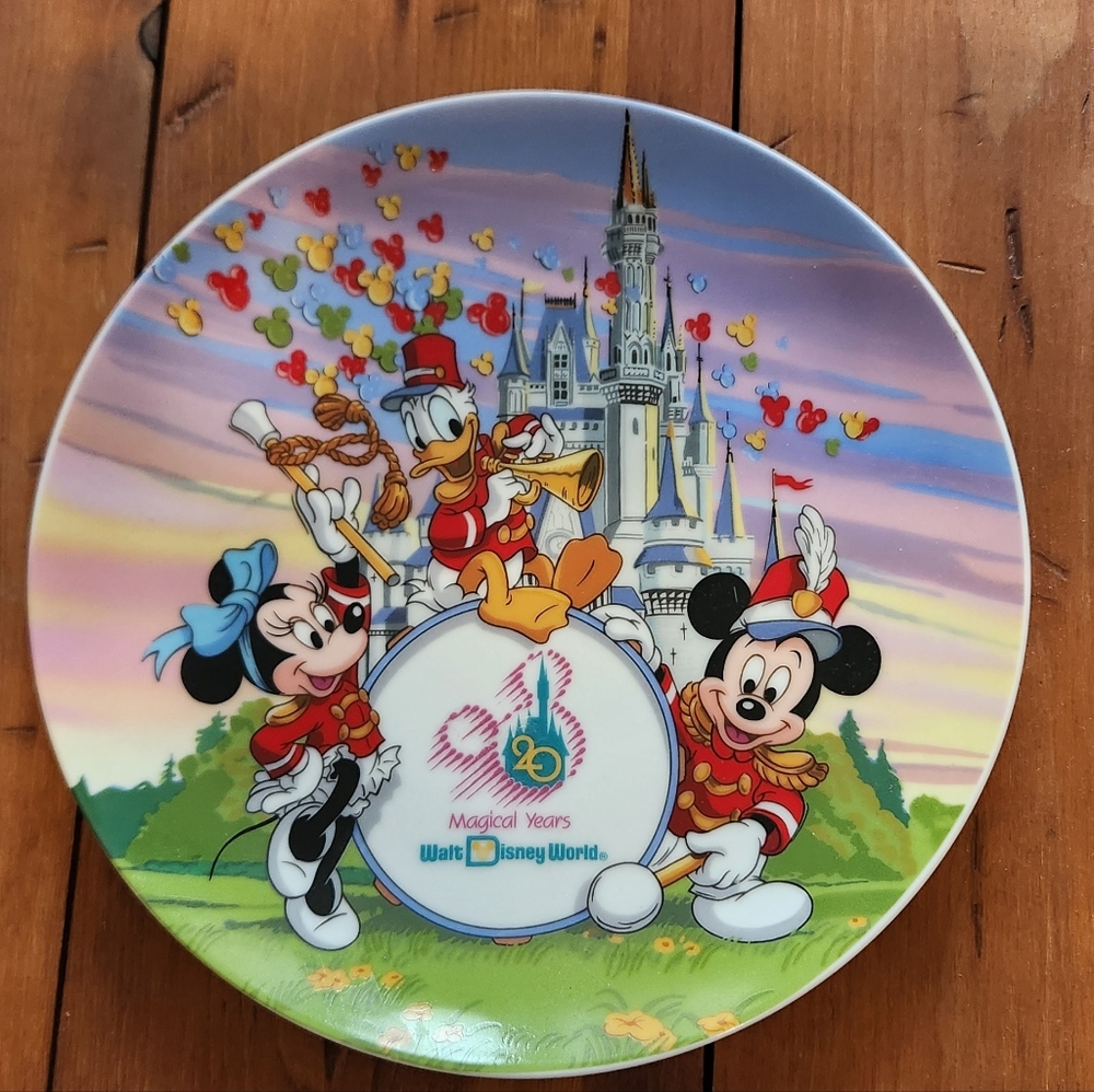 Disney Mickey and Friends Decorative Plate